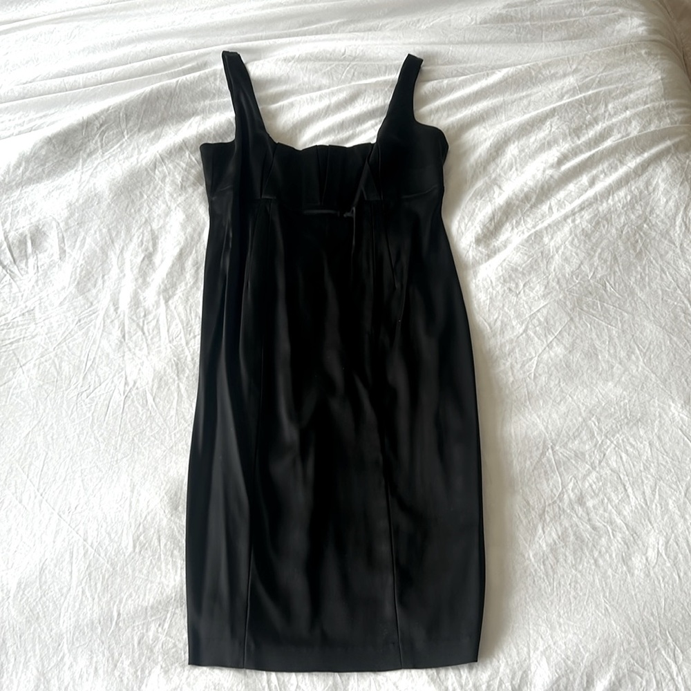 Classic LBD by Calvin Klein, size 8, good as new condition 🖤